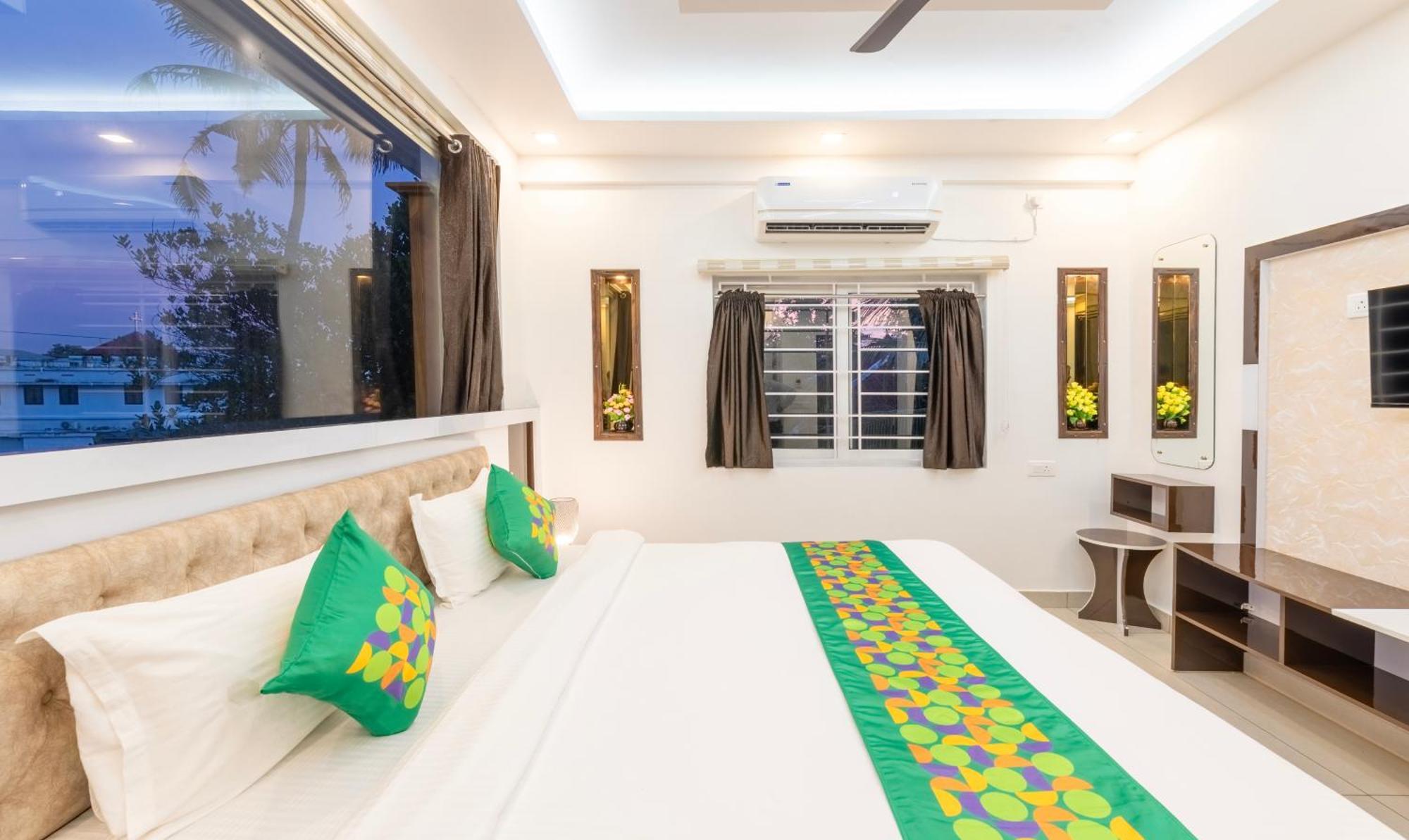 Treebo Premium Cochin Airport, 5 Min From Cochin Airport Hotel Kochi Exterior photo