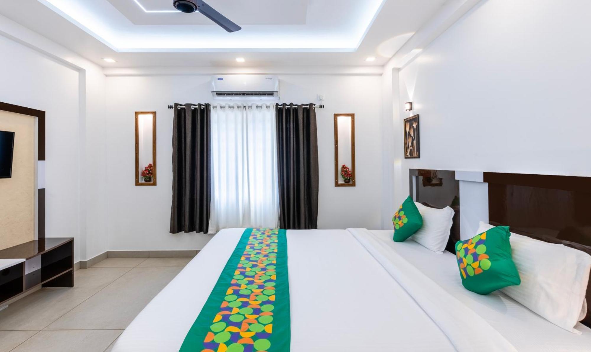 Treebo Premium Cochin Airport, 5 Min From Cochin Airport Hotel Kochi Exterior photo