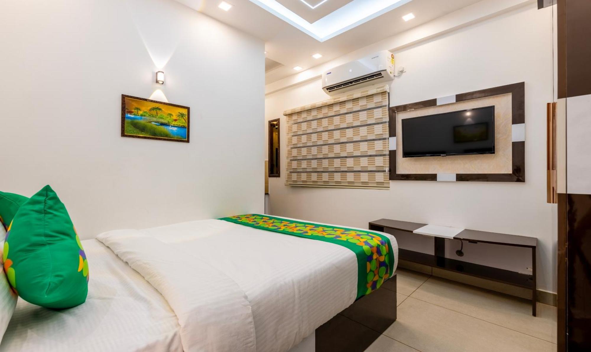 Treebo Premium Cochin Airport, 5 Min From Cochin Airport Hotel Kochi Exterior photo